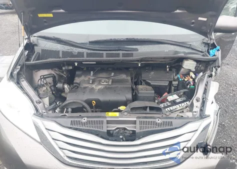 2012 Toyota Sienna Xle V6 8 Passenger z USA, uszkodzony, nr VIN 5TDYK3DCXCS238622